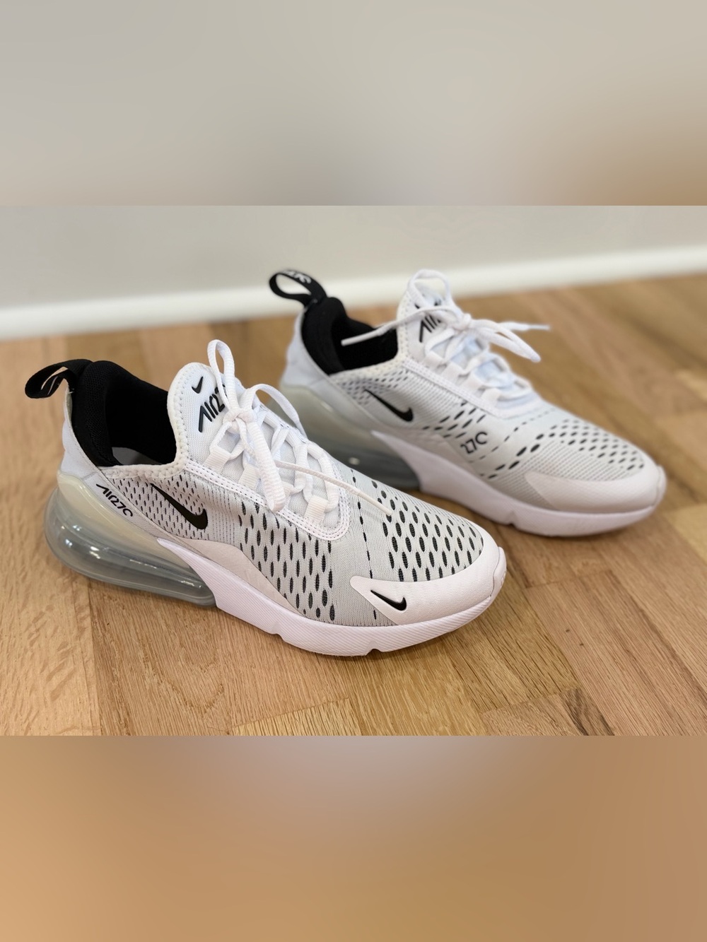 Nike Air Max 270 White Black Women’s Size 6 Sneakers AH6789-100